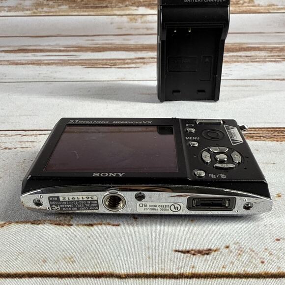 Sony Digital Camera Cybershot DSC-T5 5.1MP Silver Tested - Picture 5 of 5